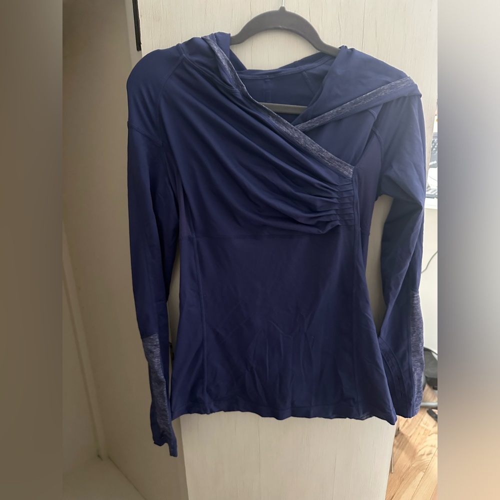 Lululemon run top